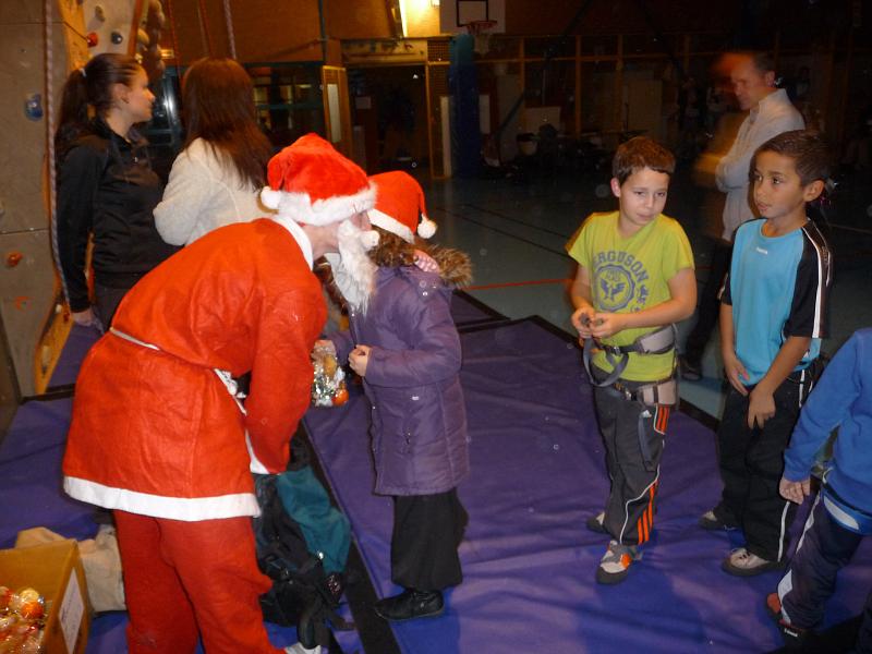 img_0097.jpg - Le Père Noël de la section éscalade